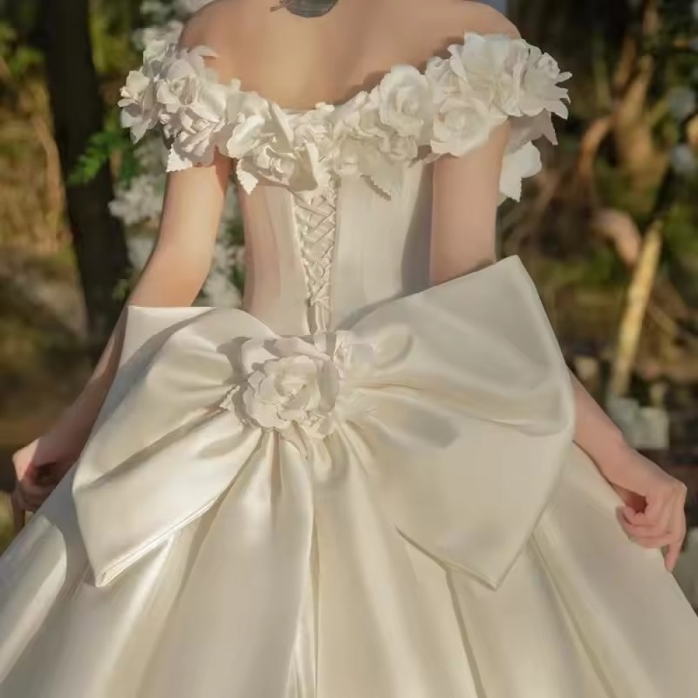 luxurious Customized New Style Elegant Off-Shoulder White Bridal Large Trailing Satin Wedding Dress