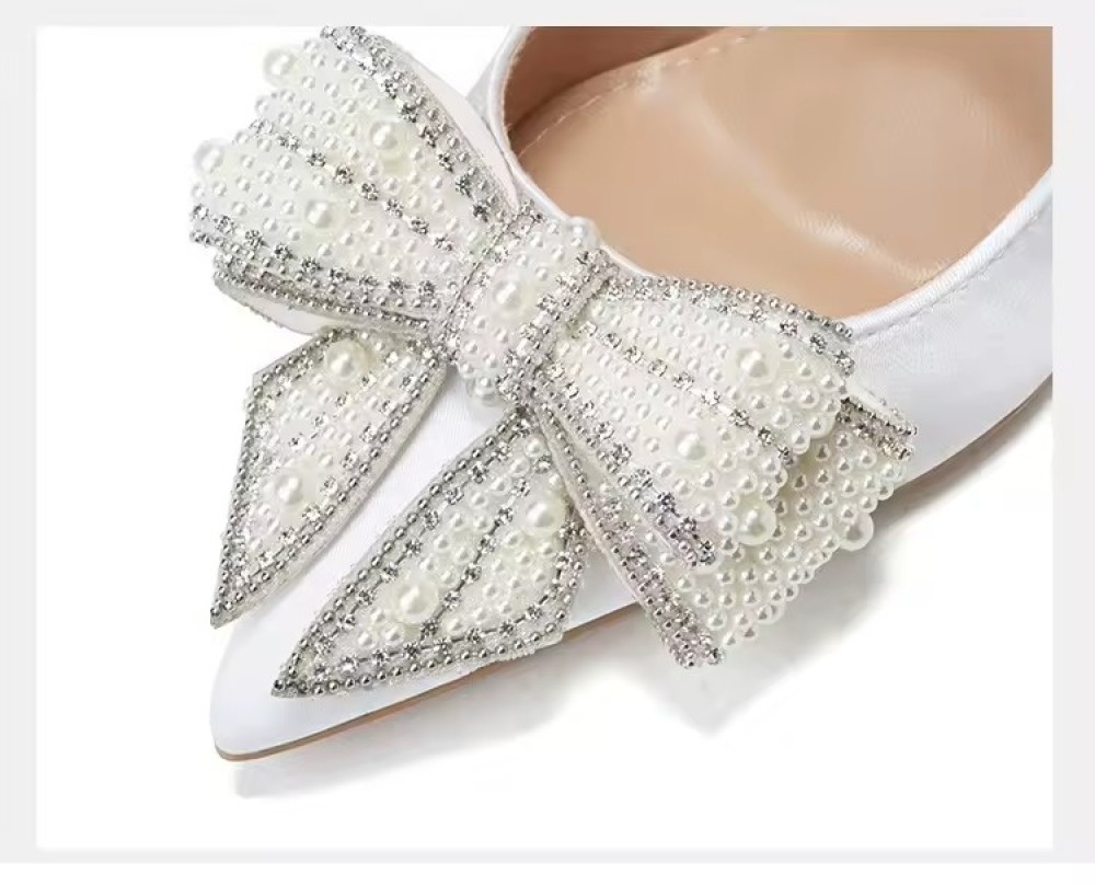 luxurious Customized New White Wedding Shoes Satin Pearl Bow Bridesmaid Glamorous Point Toe Ladies High Heel Shoes Luxury Bridal Heels