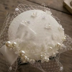 Customized French British Pearl Flower Mesh Dress Top Hat High Quality Party White Wedding Hats for Women